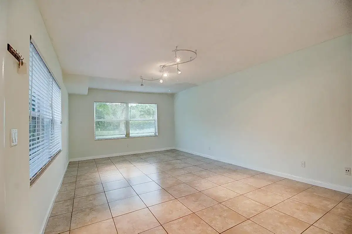 44 Essex Court # B, Royal Palm Beach FL 33411 photo 3