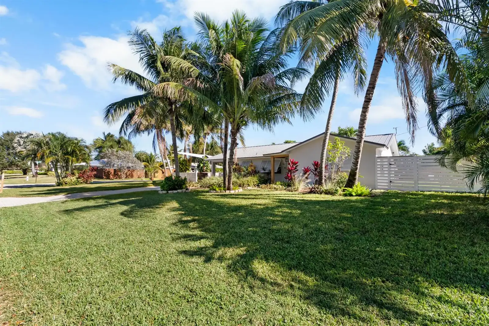 1605 Treemont Avenue, Jupiter FL 33469