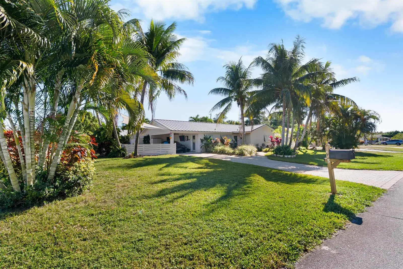 1605 Treemont Avenue, Jupiter FL 33469