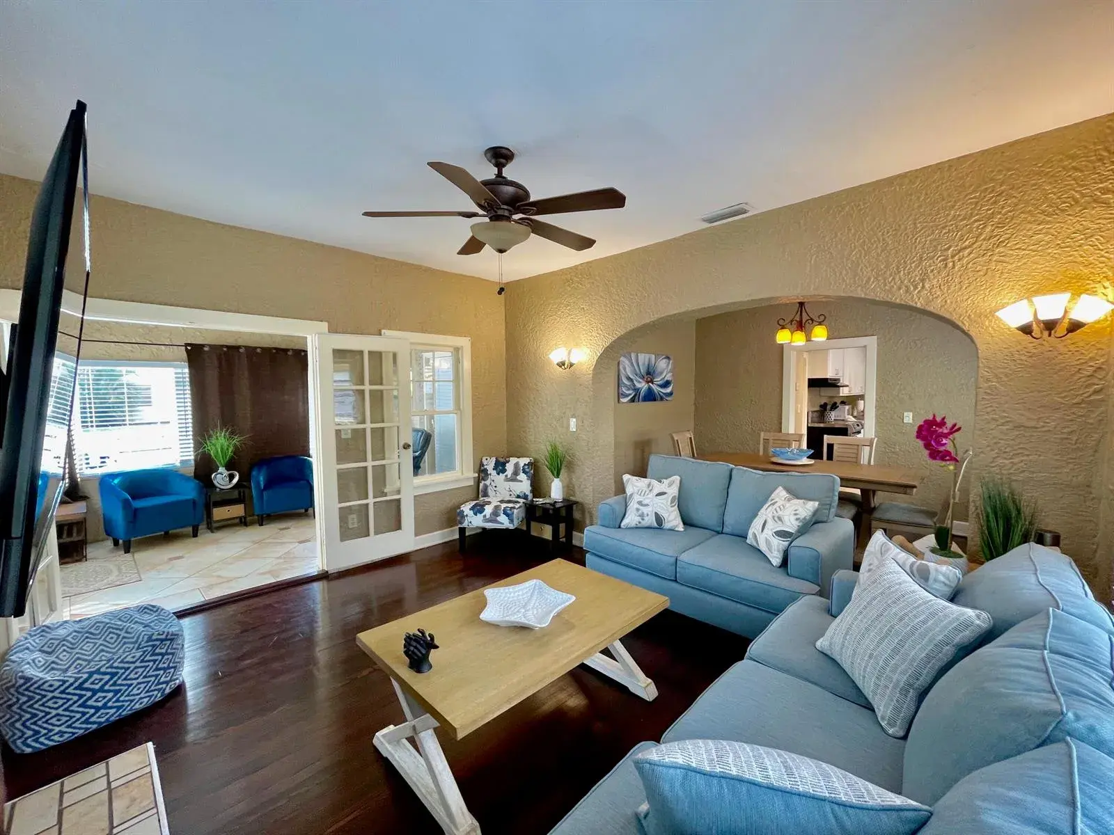 5555 Garden Avenue, West Palm Beach FL 33405