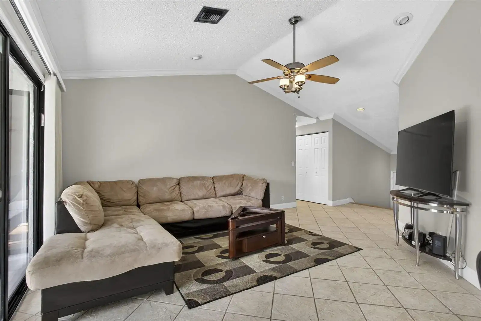9 Lexington Lane E # F, Palm Beach Gardens FL 33418 photo 3