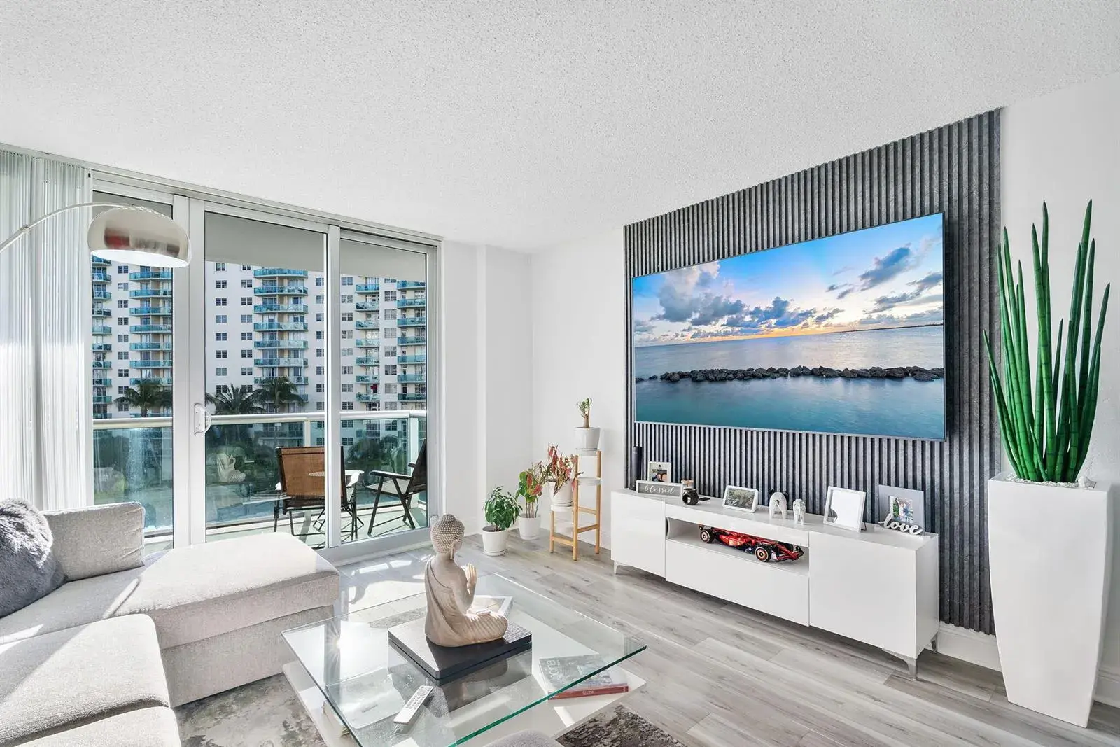 19380 Collins Avenue # 523, Sunny Isles Beach FL 33160