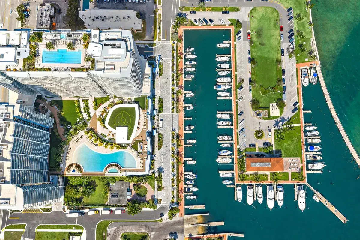 220 Lake Shore Drive # 1521, Lake Park FL 33403