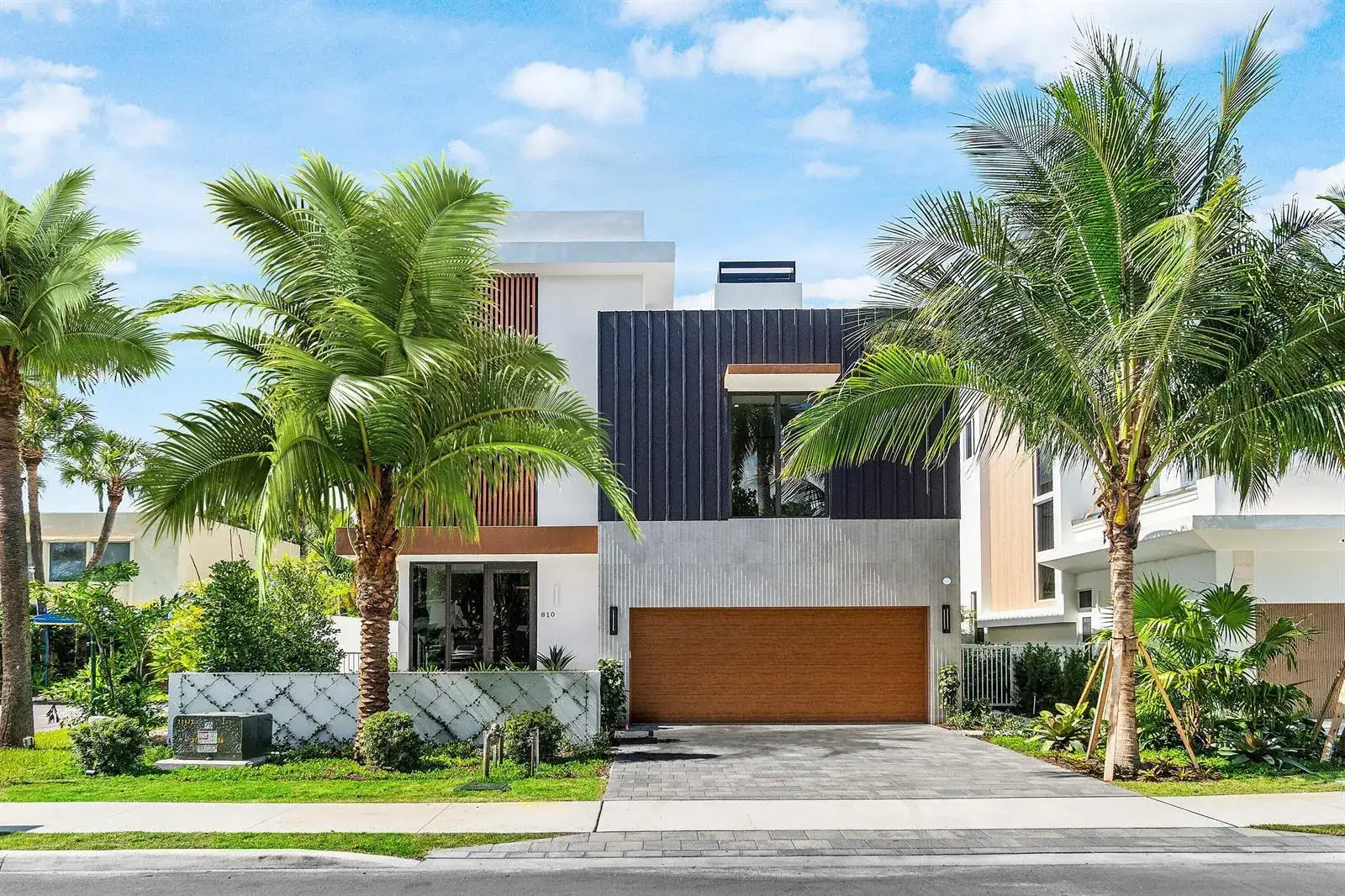 810 Palm Trail, Delray Beach FL 33483 photo 2