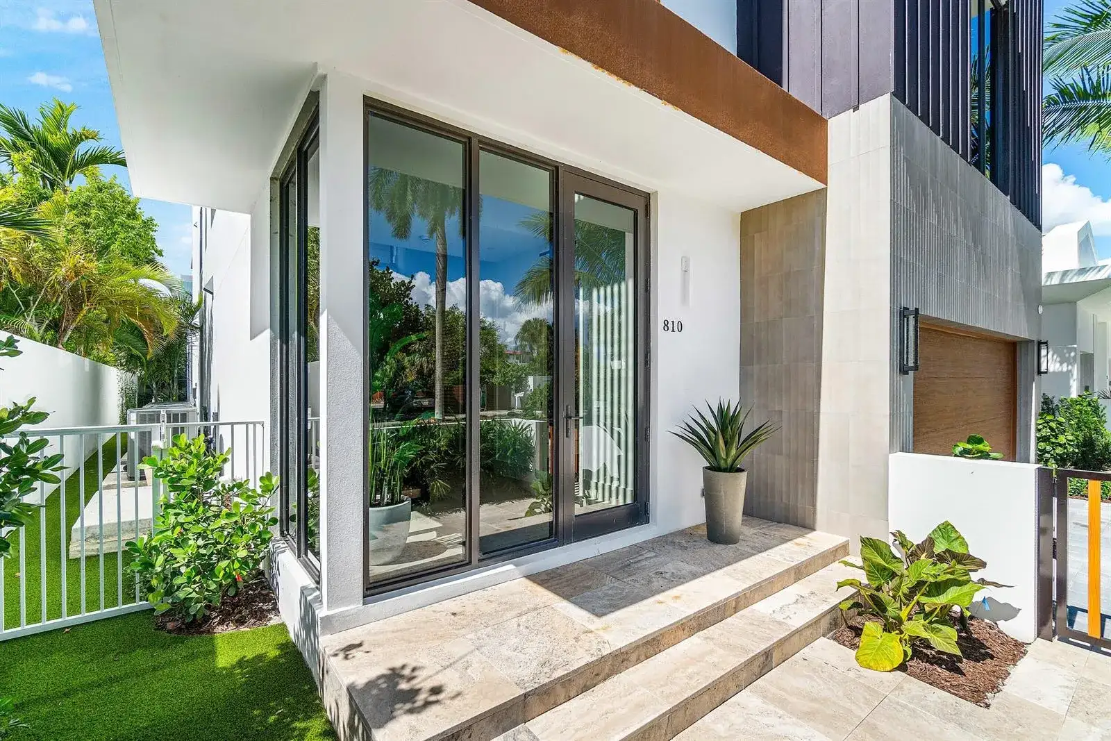 810 Palm Trail, Delray Beach FL 33483 photo 4