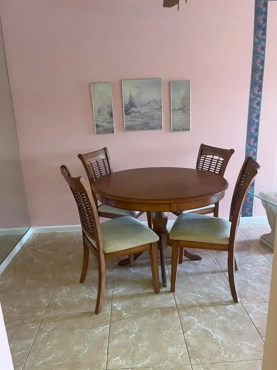 210 Windsor J, West Palm Beach FL 33417 photo 2