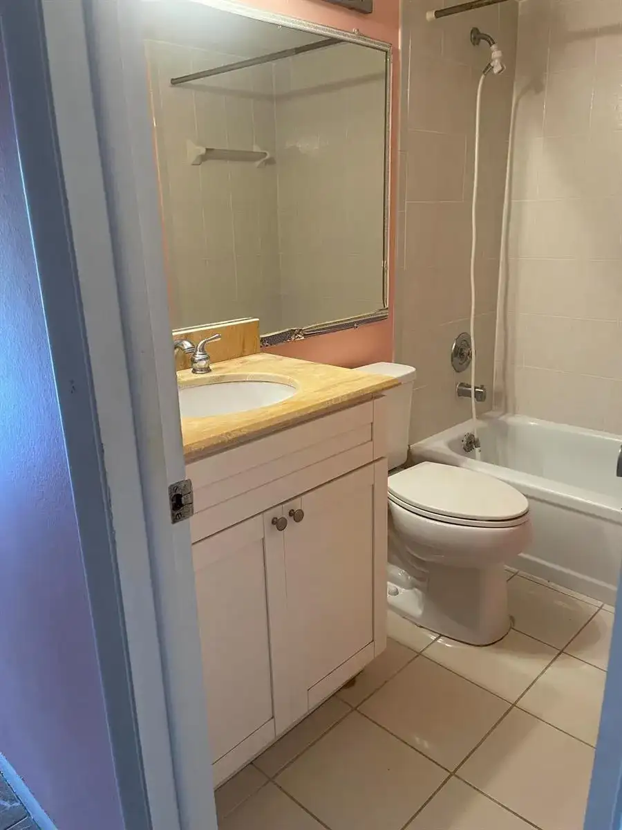 210 Windsor J, West Palm Beach FL 33417 photo 3