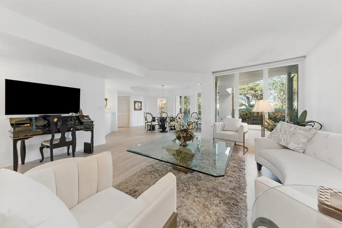 100 SE 5th Avenue # 102, Boca Raton FL 33432