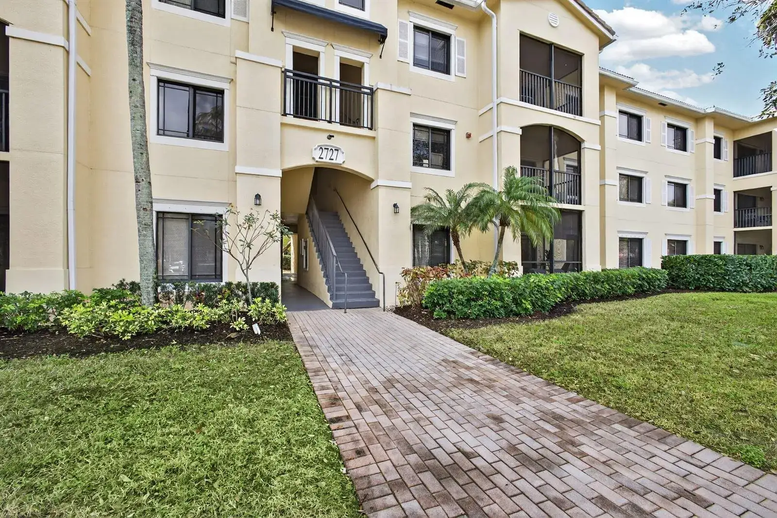 2727 Anzio Court # 203, Palm Beach Gardens FL 33410
