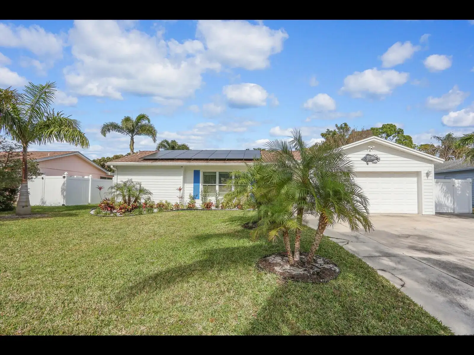 609 Oak Terrace, Jupiter FL 33458 photo 2