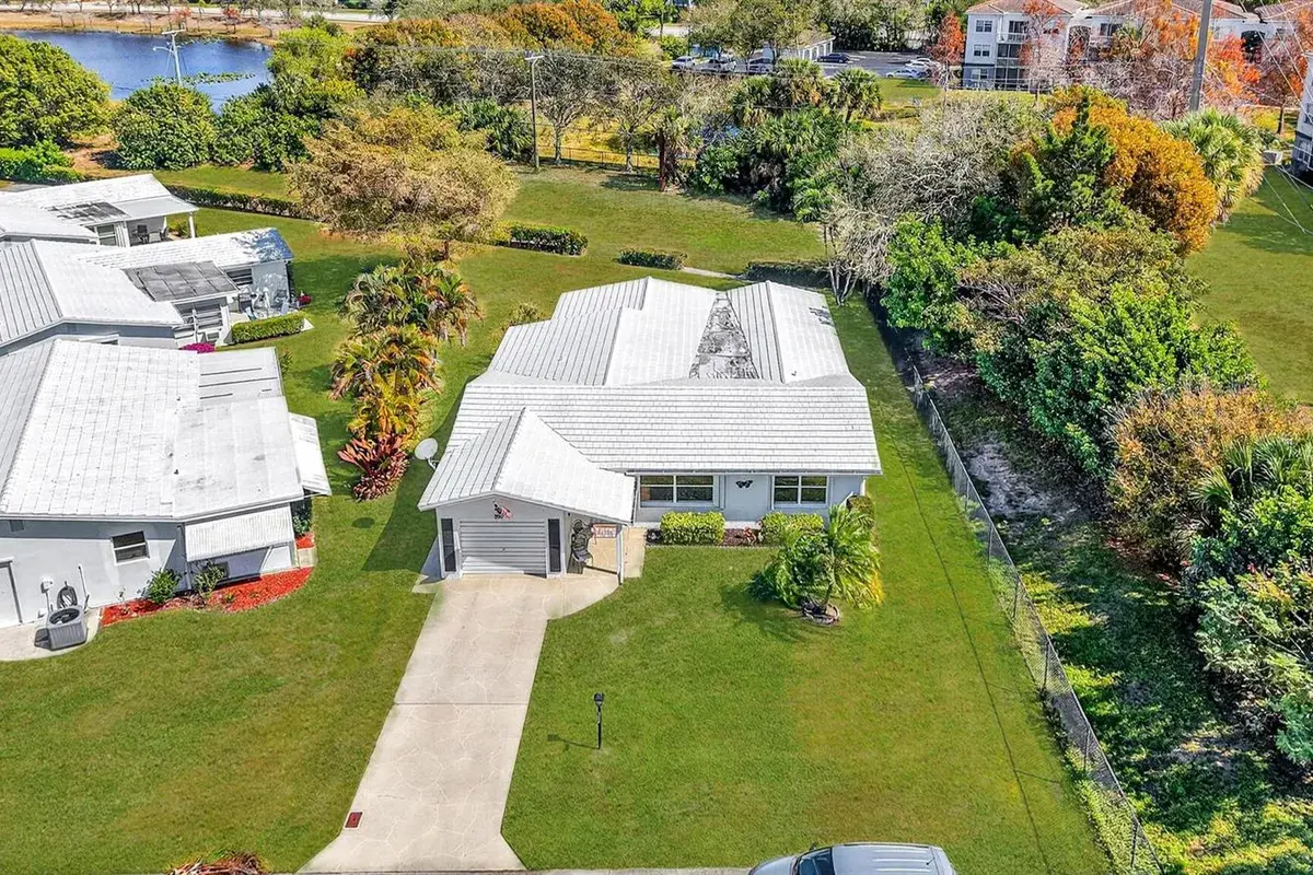 700 Canal Way, Boynton Beach FL 33426
