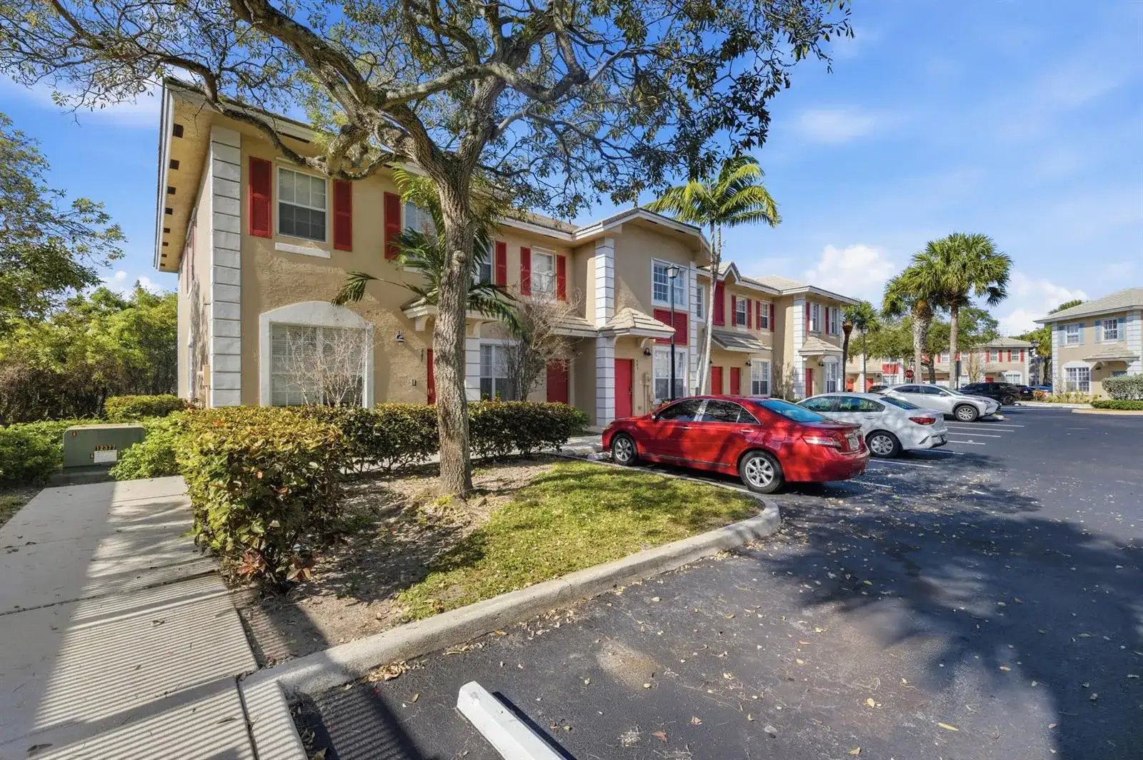 687 NW 42nd Avenue, Plantation FL 33317 photo 2