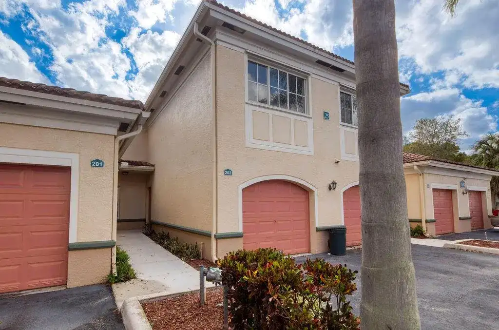 2400 Centergate Dr # 202, Miramar FL 33025 photo 2