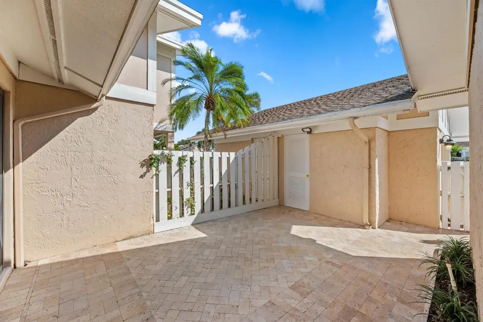 3733 Cape Pointe Circle, Jupiter FL 33477 photo 3
