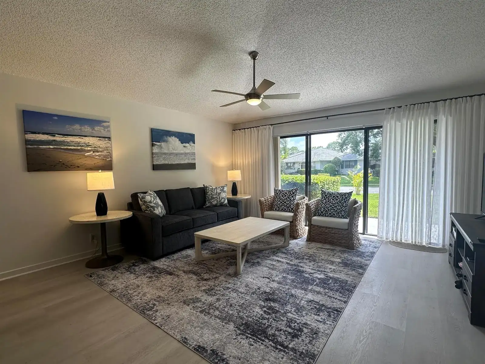 402 Club Drive, Palm Beach Gardens FL 33418 photo 2