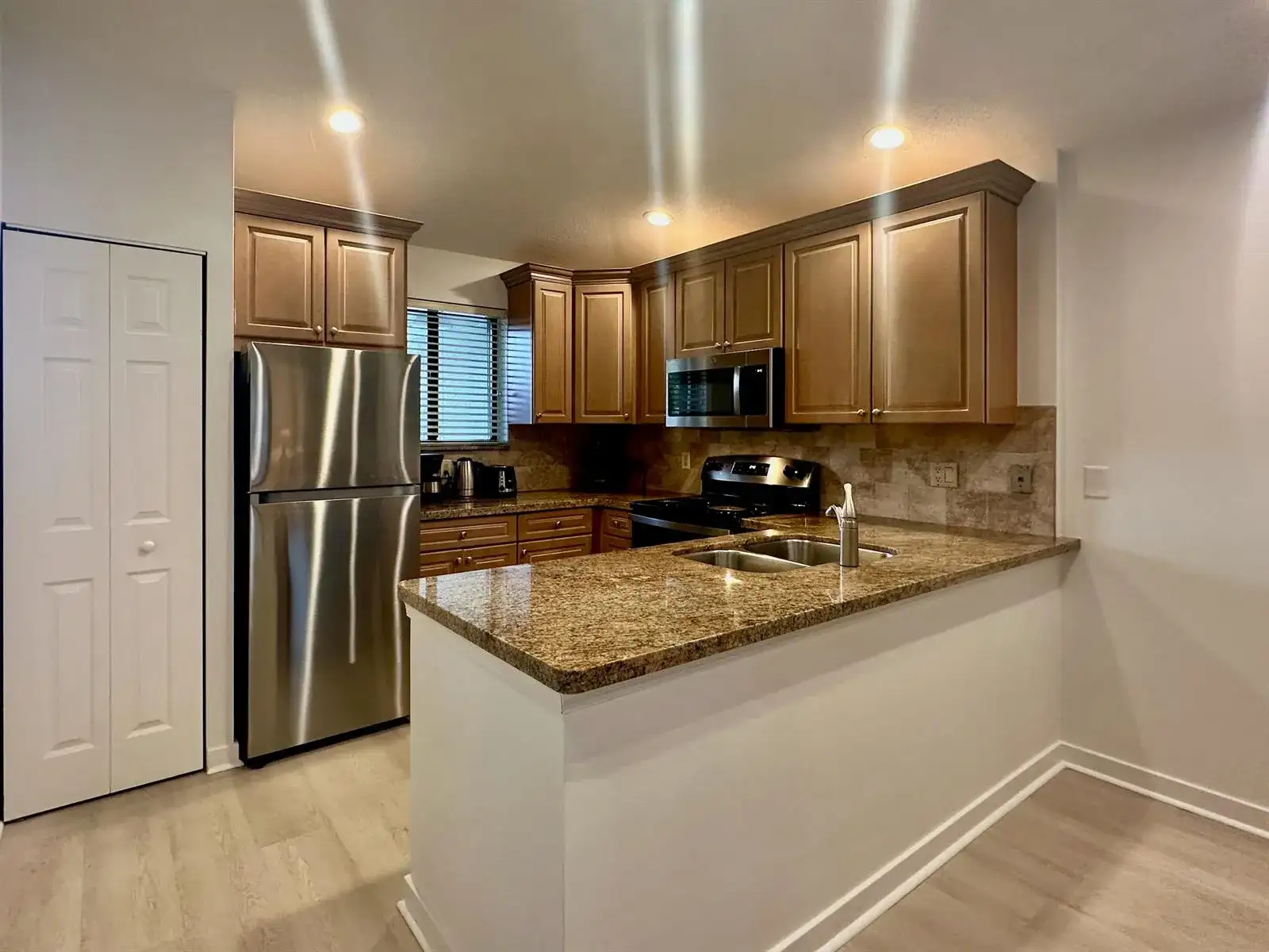 402 Club Drive, Palm Beach Gardens FL 33418 photo 4