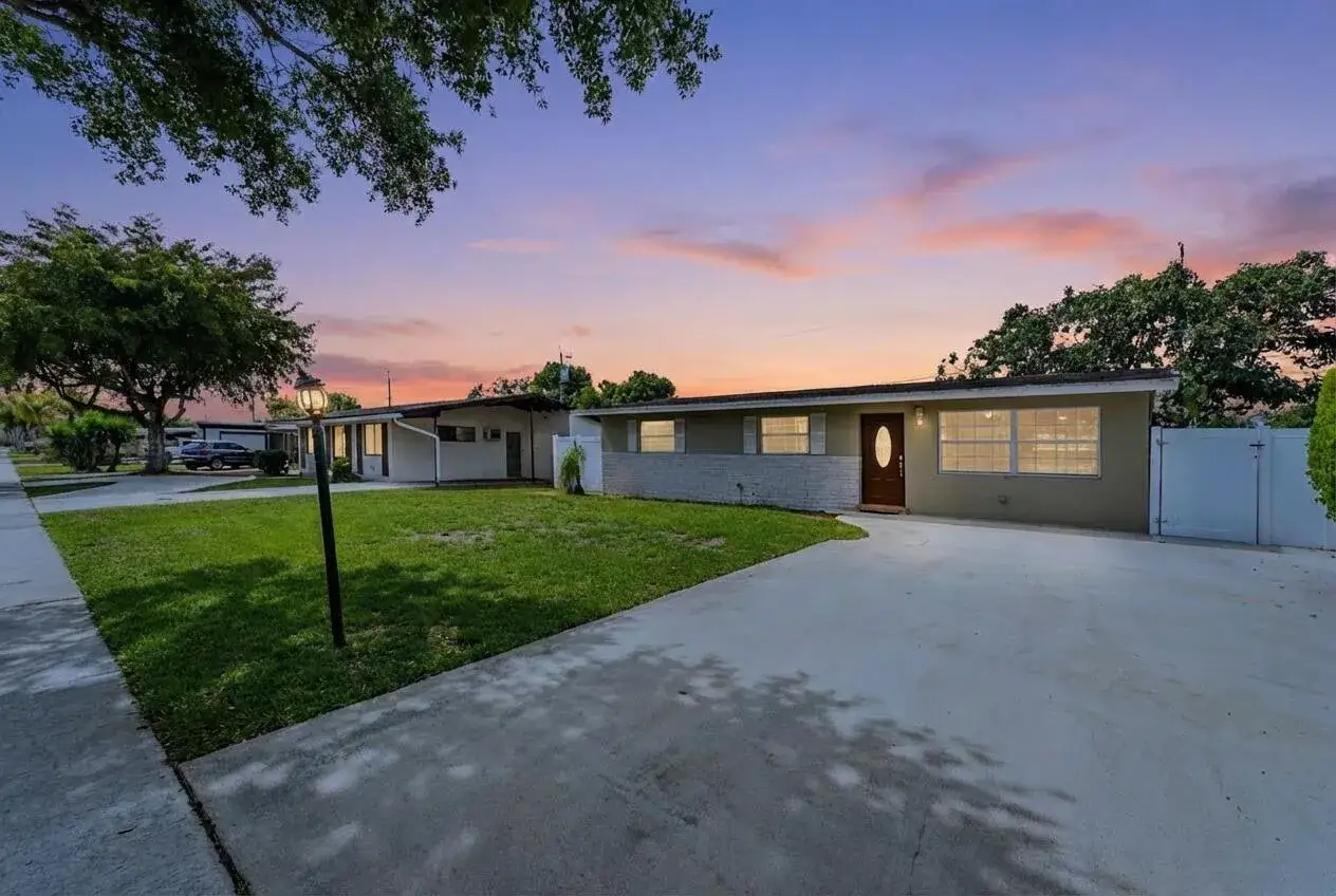 63 Andros Road, Palm Springs FL 33461