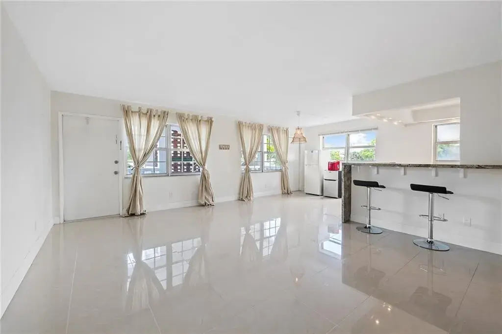 5201 NE 24th Terrace # A201, Fort Lauderdale FL 33308