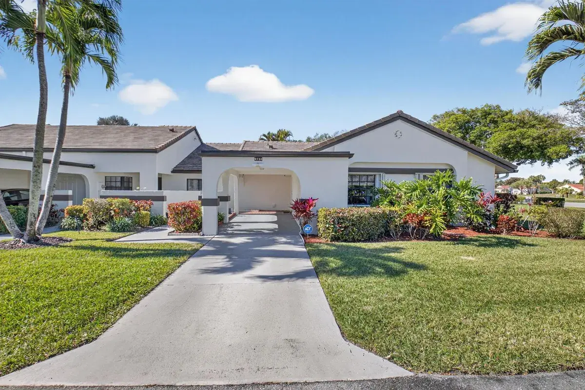 5750 Parkwalk Circle E, Boynton Beach FL 33472