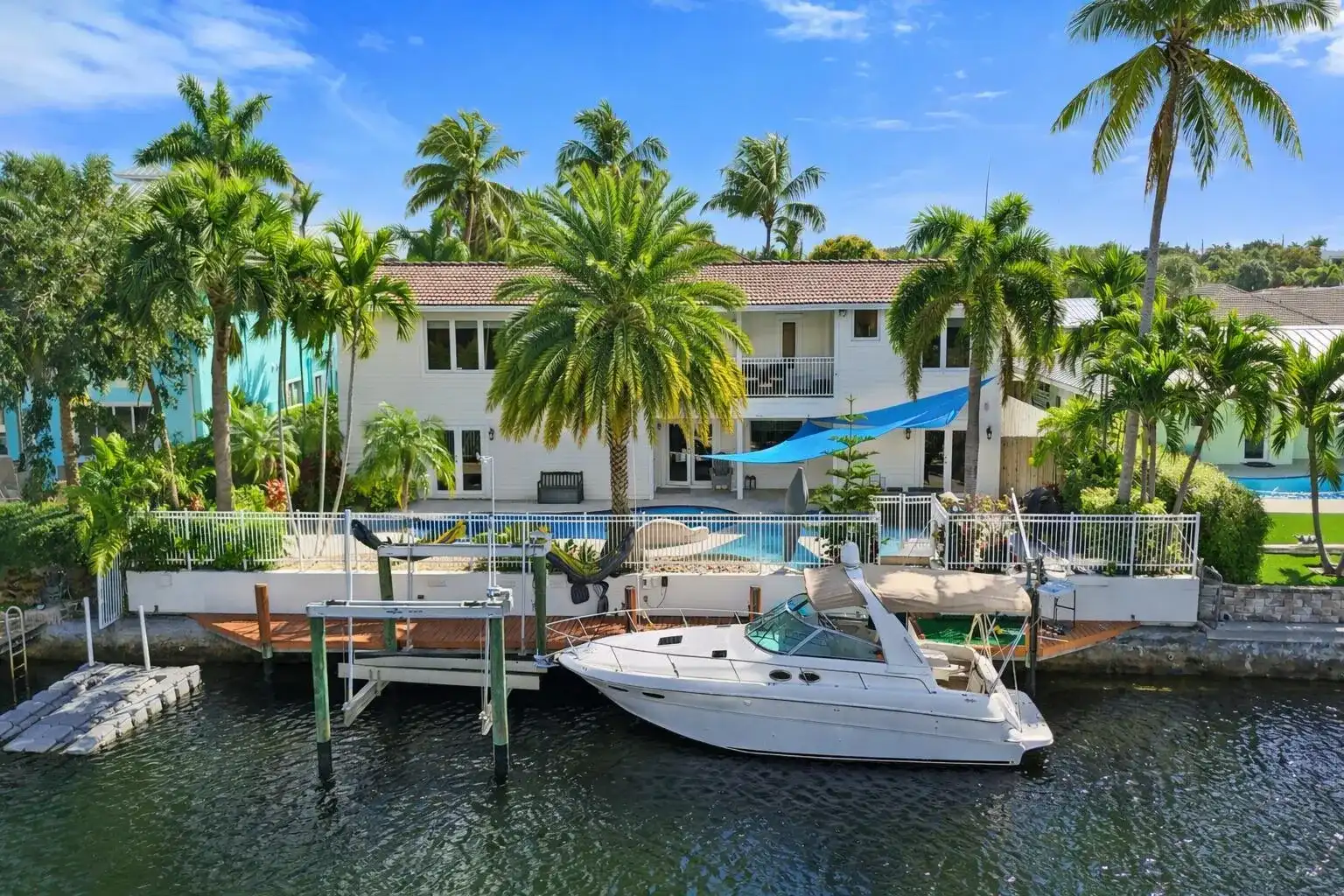 4011 NE 26th Avenue, Lighthouse Point FL 33064