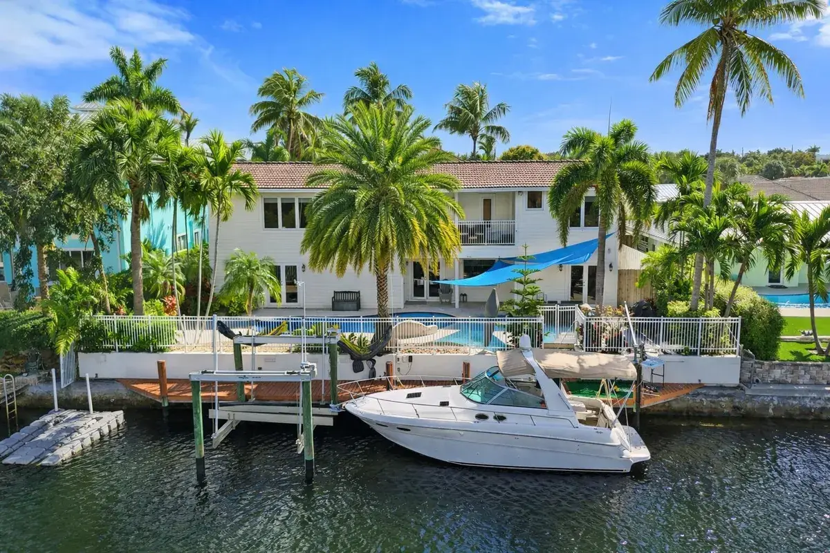 4011 NE 26th Avenue, Lighthouse Point FL 33064