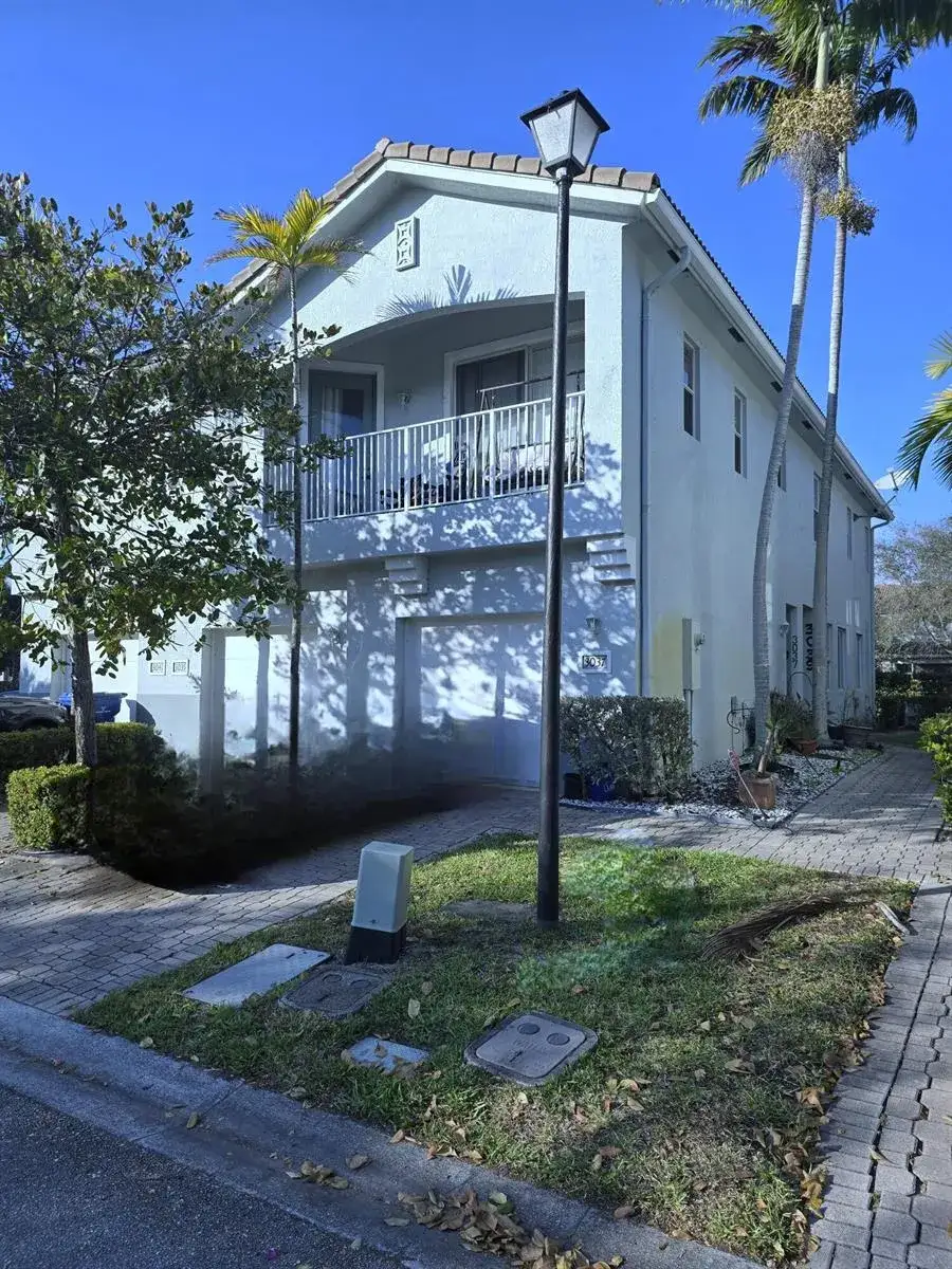 3037 Laurel Ridge Circle, Riviera Beach FL 33404