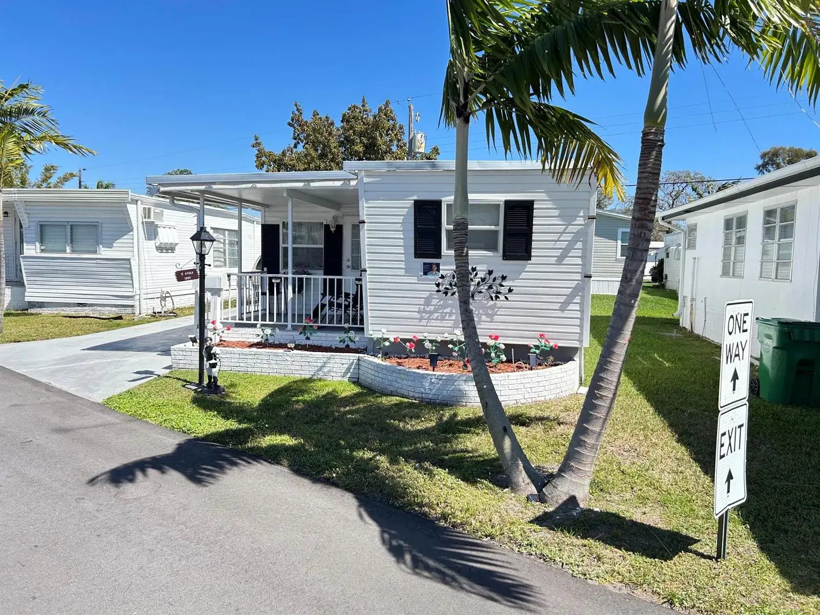 1325 S 33 Road, Hollywood FL 33021