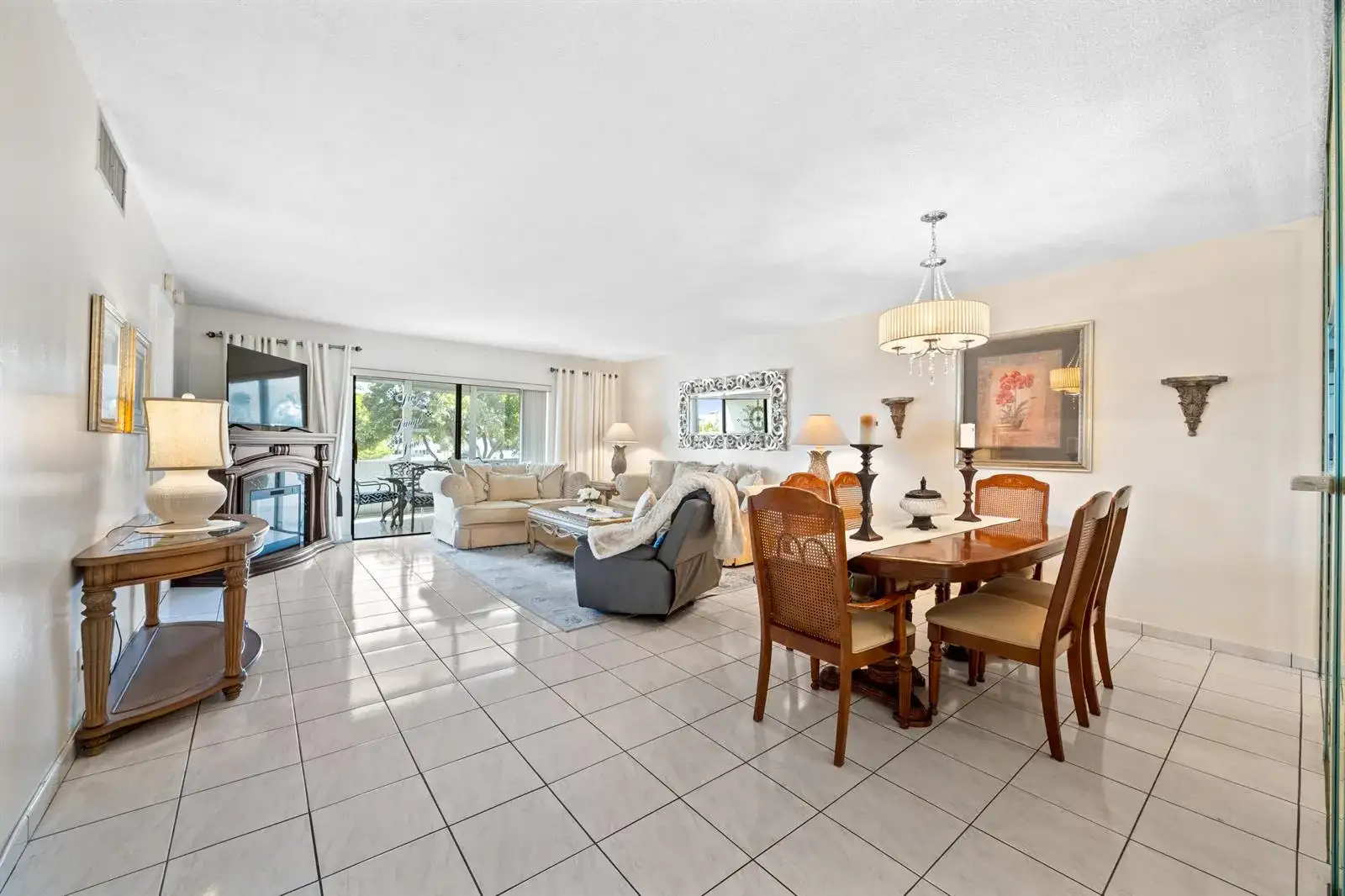 4000 NW 44th Avenue # 315, Lauderdale Lakes FL 33319 photo 2