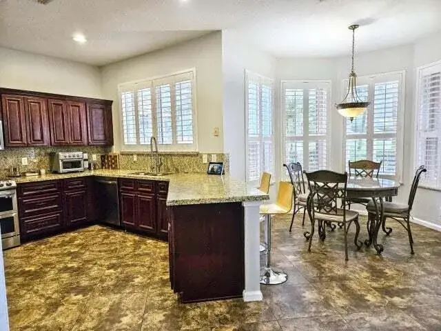 1225 Avondale Lane, West Palm Beach FL 33409 photo 3