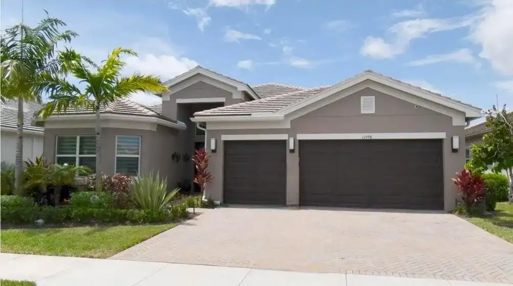 11998 SW Laguna Bay Parkway, Port St. Lucie FL 34987