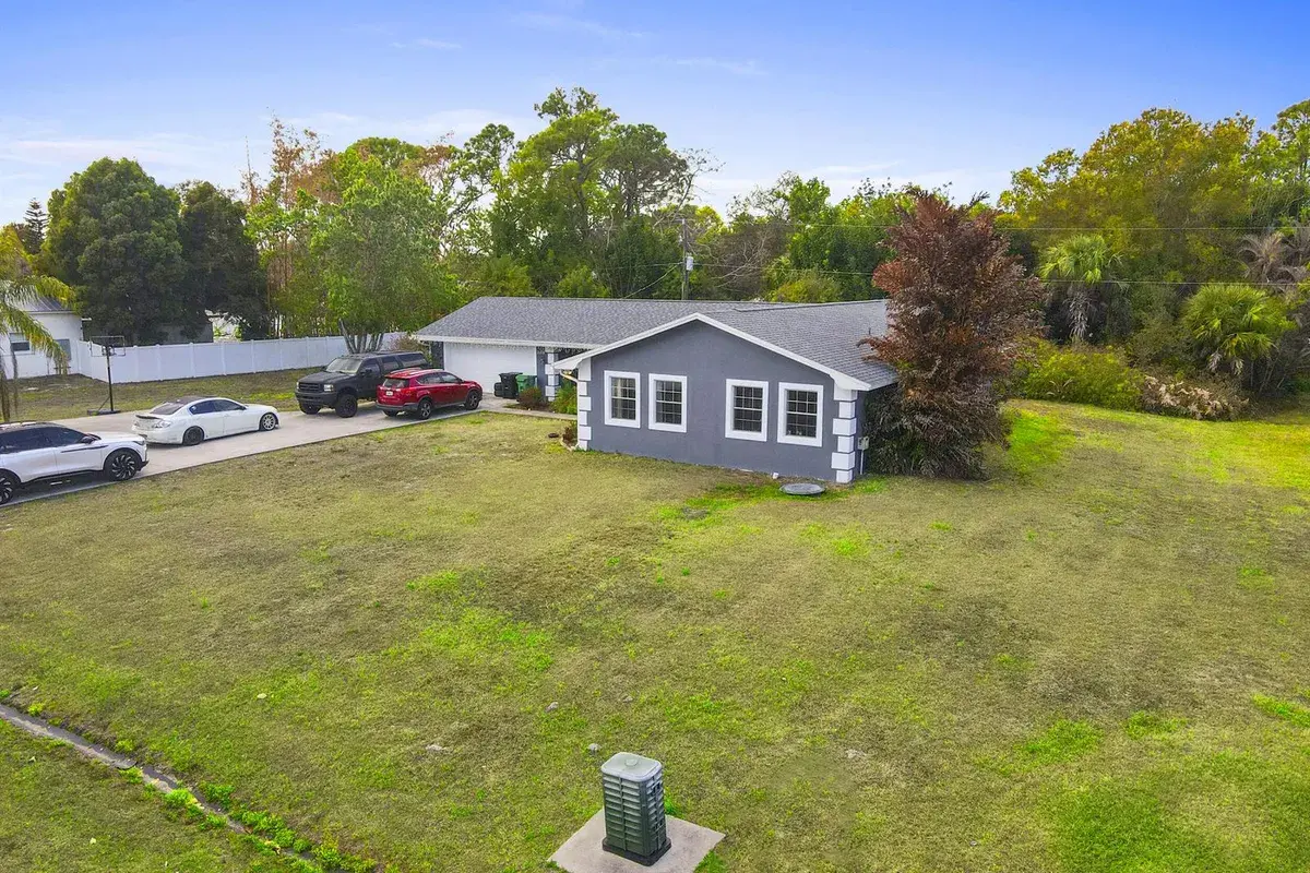 2118 SE Morningside Boulevard, Port St. Lucie FL 34952