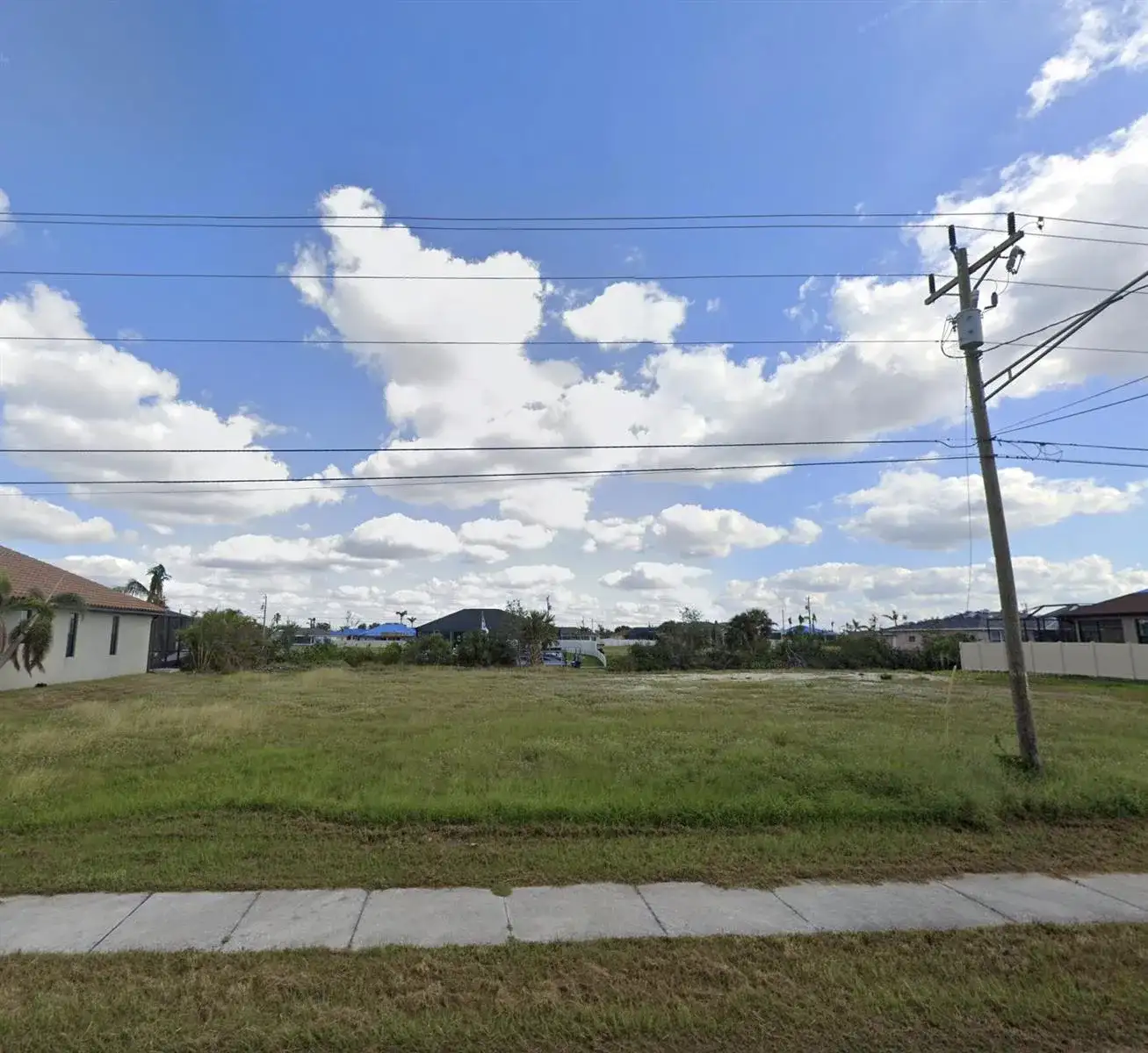 2513 Surfside Boulevard, Cape Coral FL 33914 photo 4