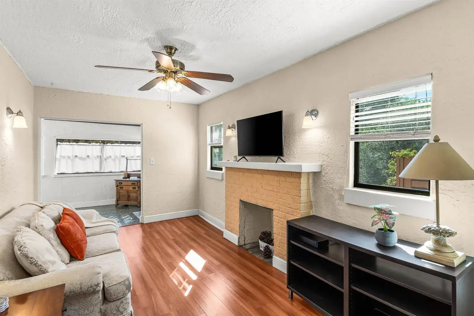 921 S M Street, FL 33460 photo 3