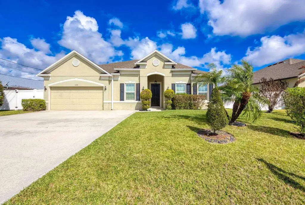 5285 NW South Delwood Drive, Port St. Lucie FL 34986