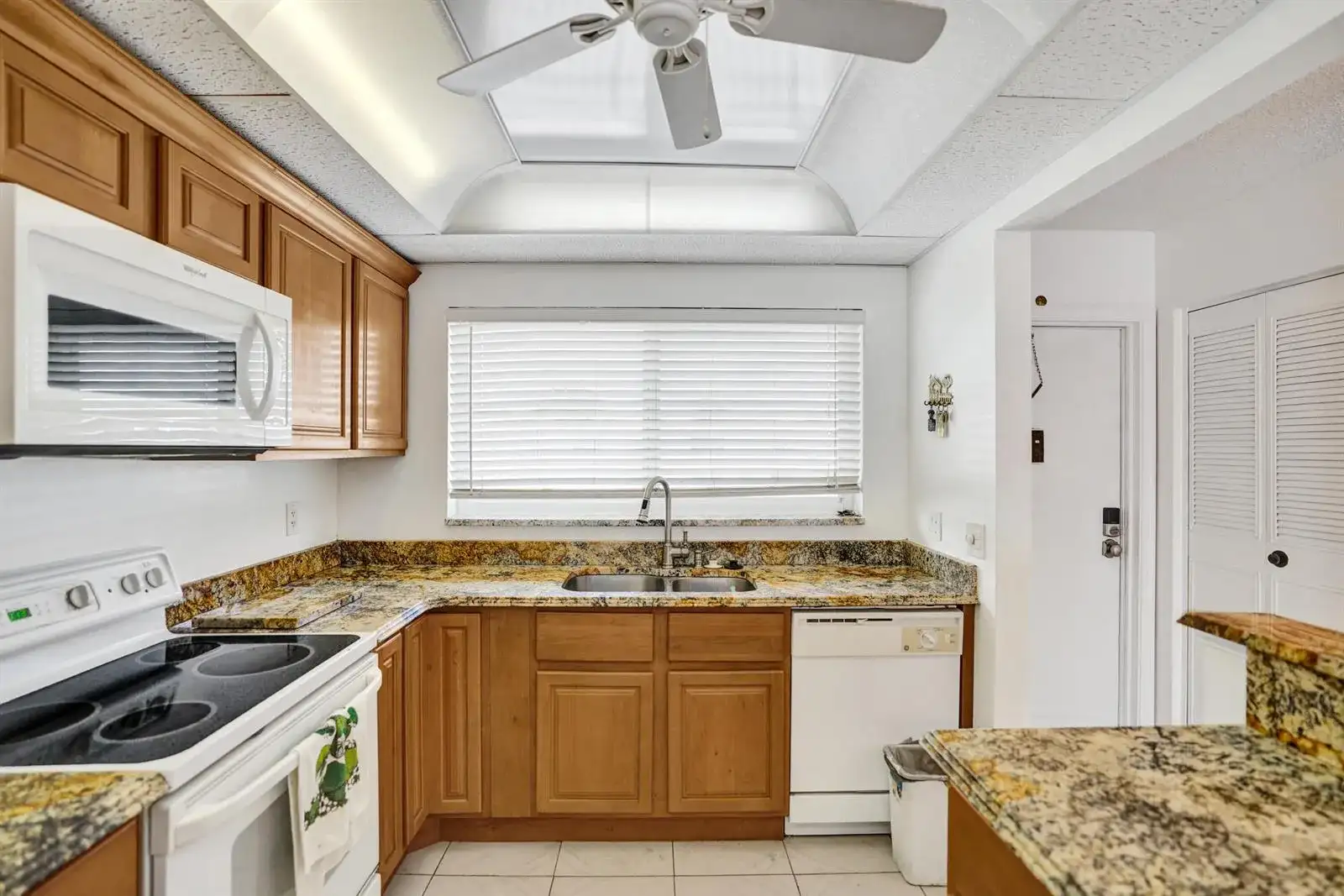 2012 S Federal Highway # 404, Boynton Beach FL 33435 photo 3