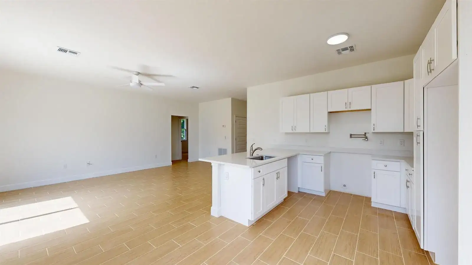 8526 102nd Court, Vero Beach FL 32967 photo 2
