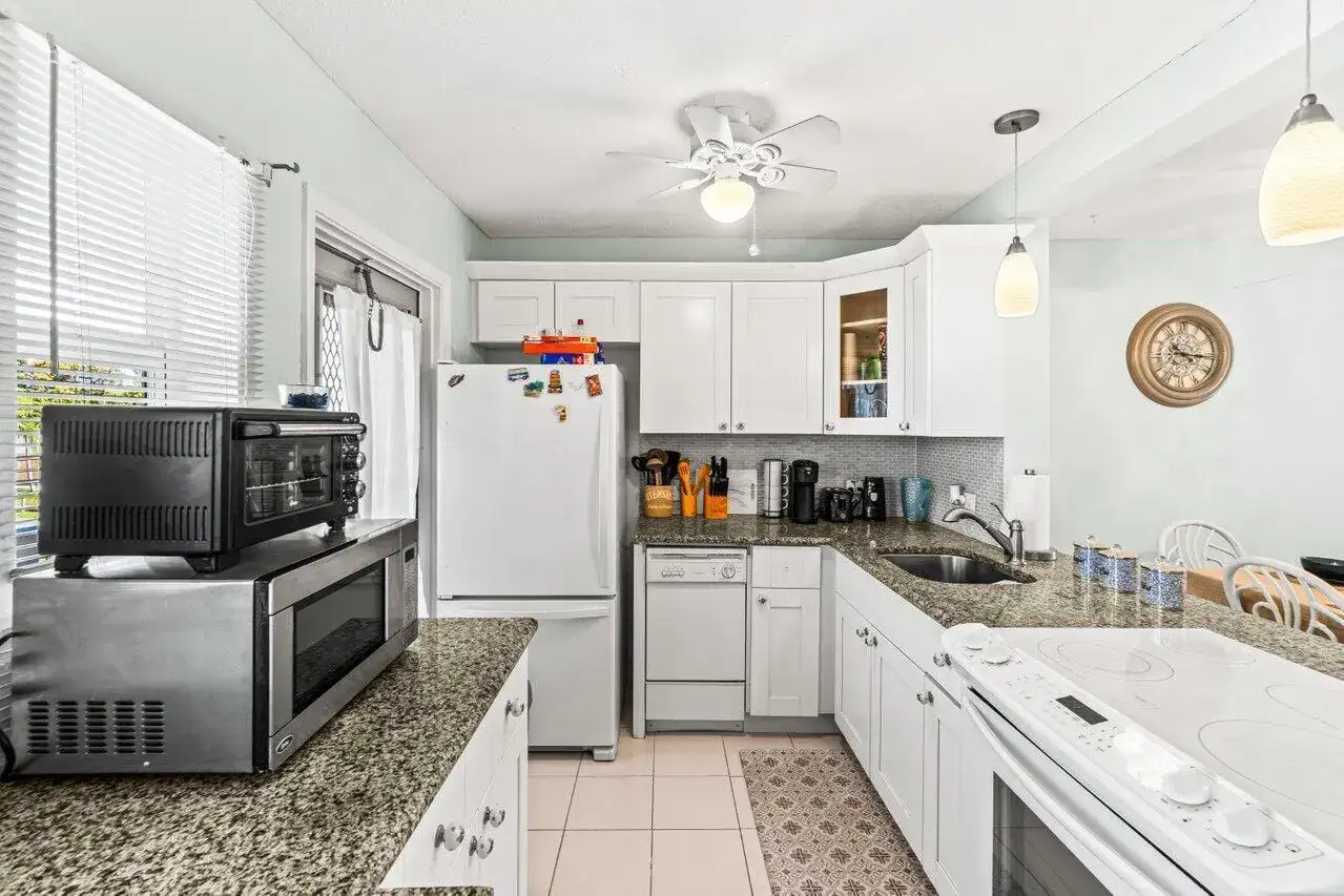 2121 NE 1st Court # 202, Boynton Beach FL 33435 photo 4
