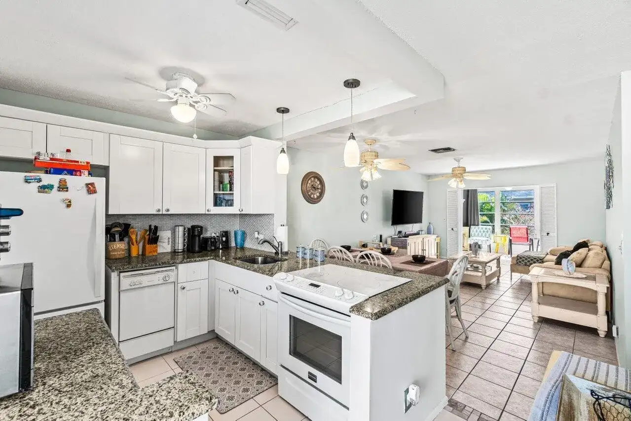 2121 NE 1st Court # 202, Boynton Beach FL 33435 photo 5