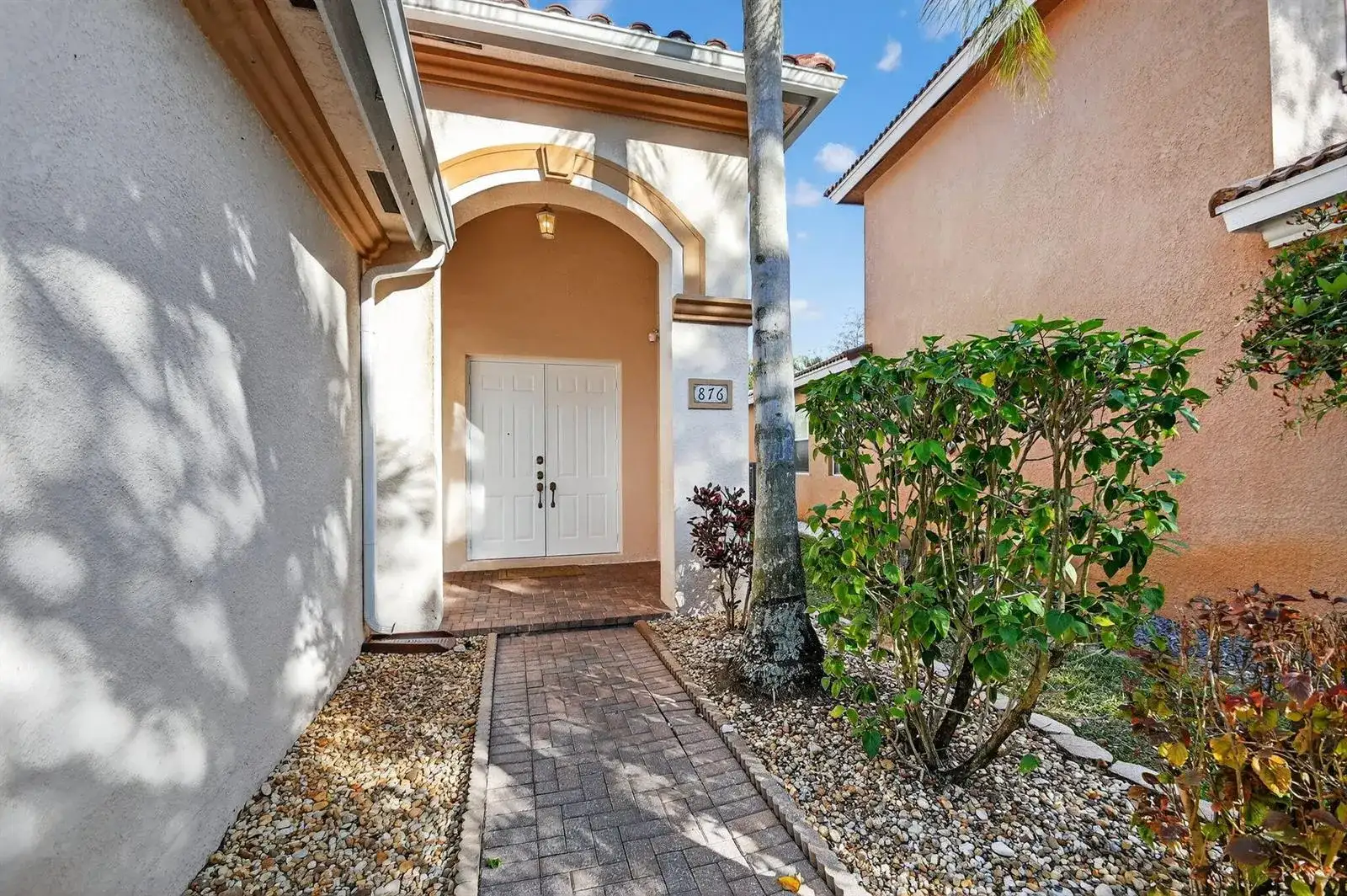 876 Gazetta Way, West Palm Beach FL 33413 photo 4