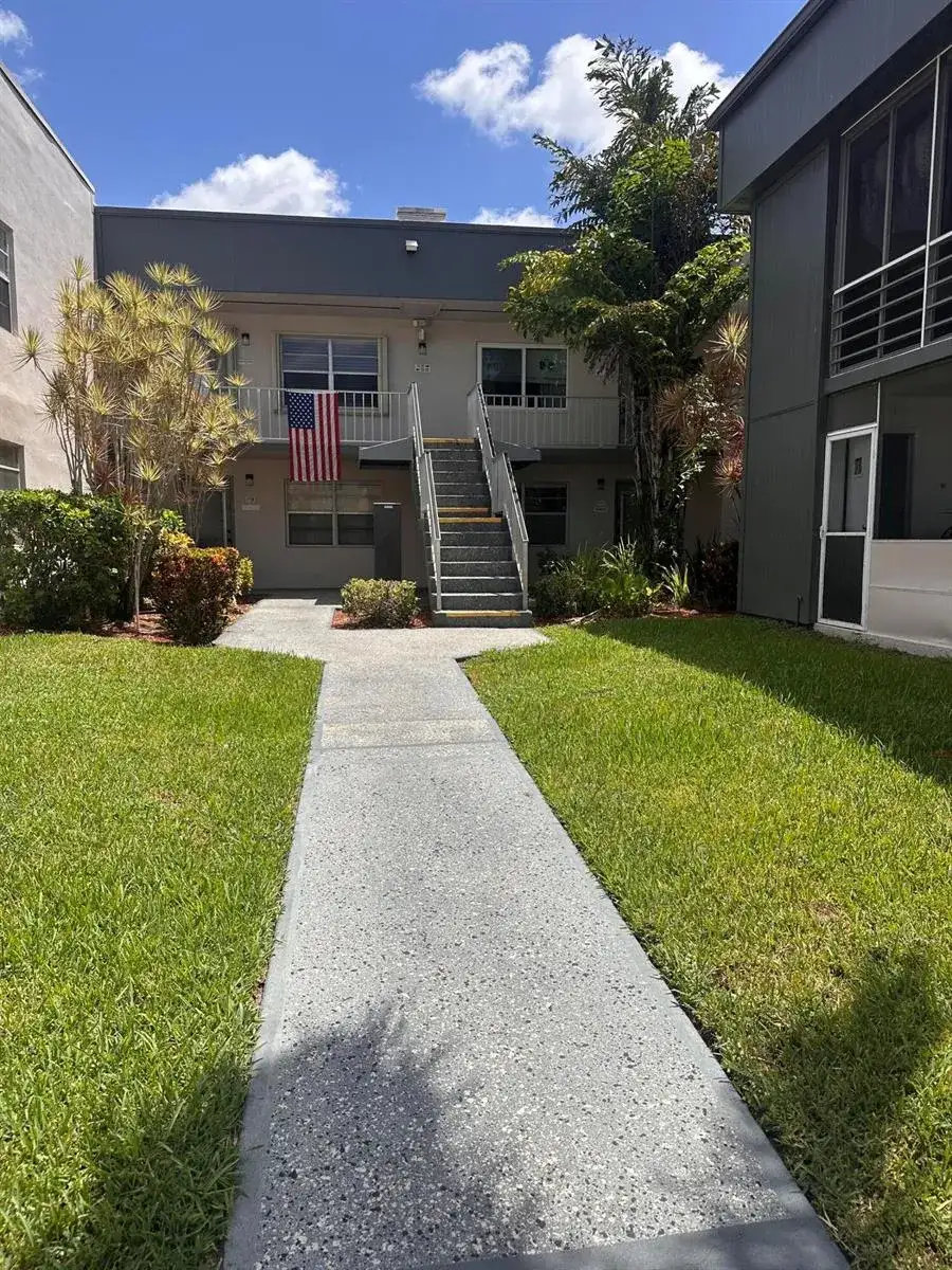 750 Burgundy P, Delray Beach FL 33484 photo 4