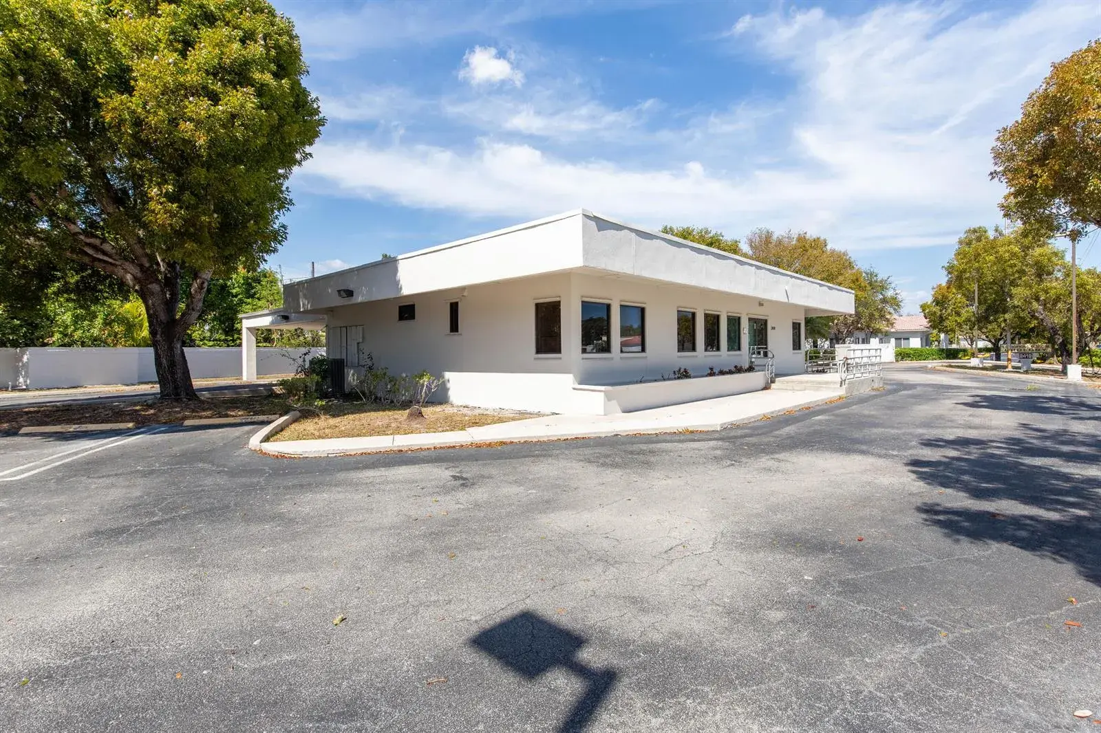 2419 S Seacrest Boulevard, Boynton Beach FL 33435