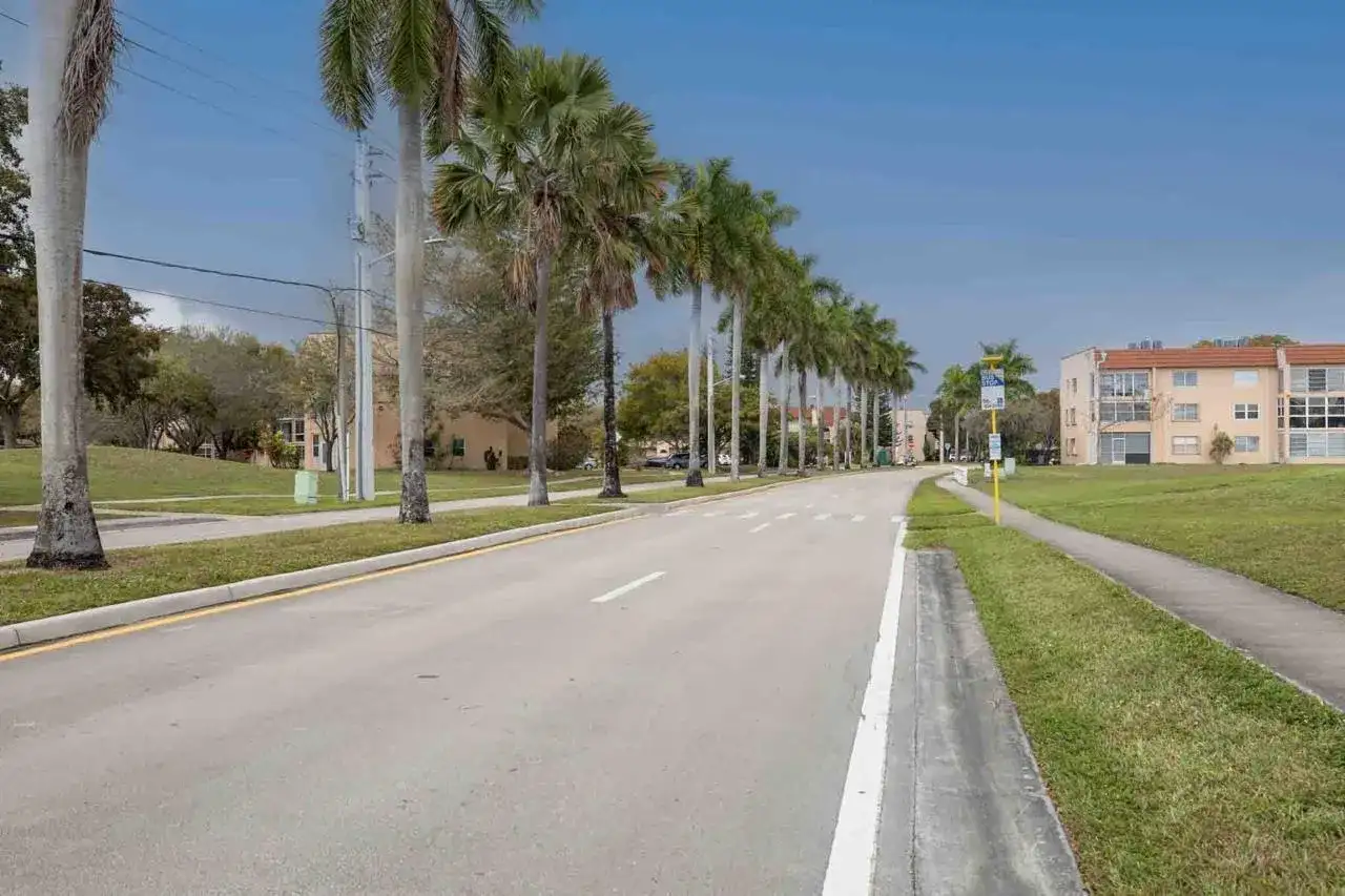 9041 Sunrise Lakes Boulevard # 111, Sunrise FL 33322 photo 3