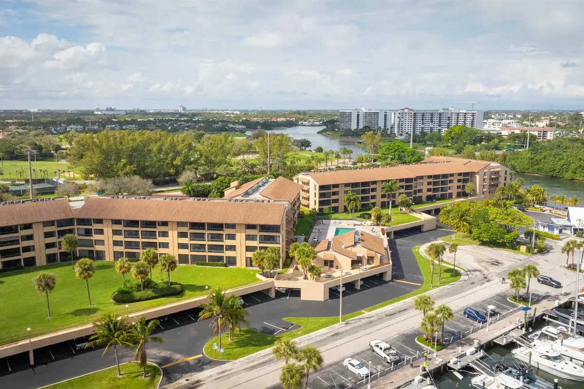1036 Us Highway 1 # 216, North Palm Beach FL 33408
