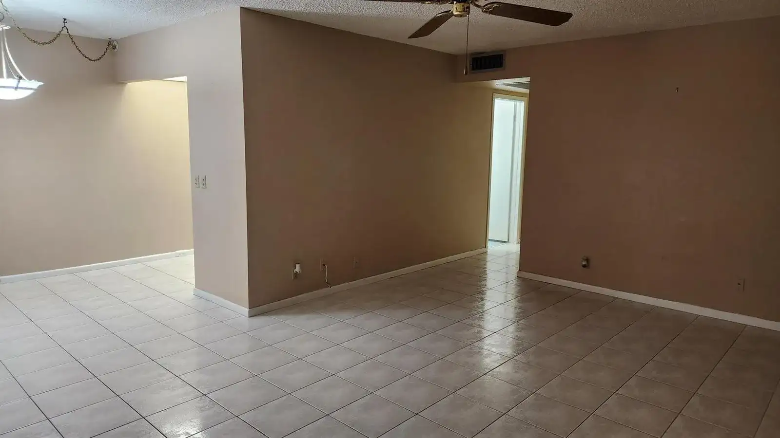 251 Fanshaw F, Boca Raton FL 33434 photo 3