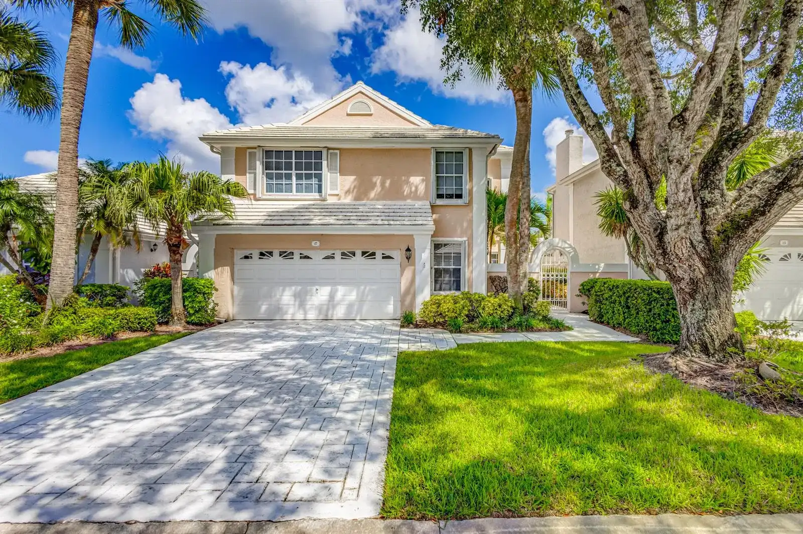 17 Selby Lane, Palm Beach Gardens FL 33418