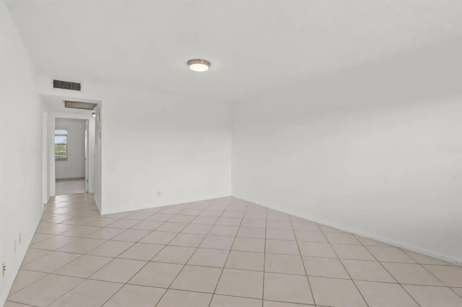 124 Preston C, Boca Raton FL 33434 photo 2