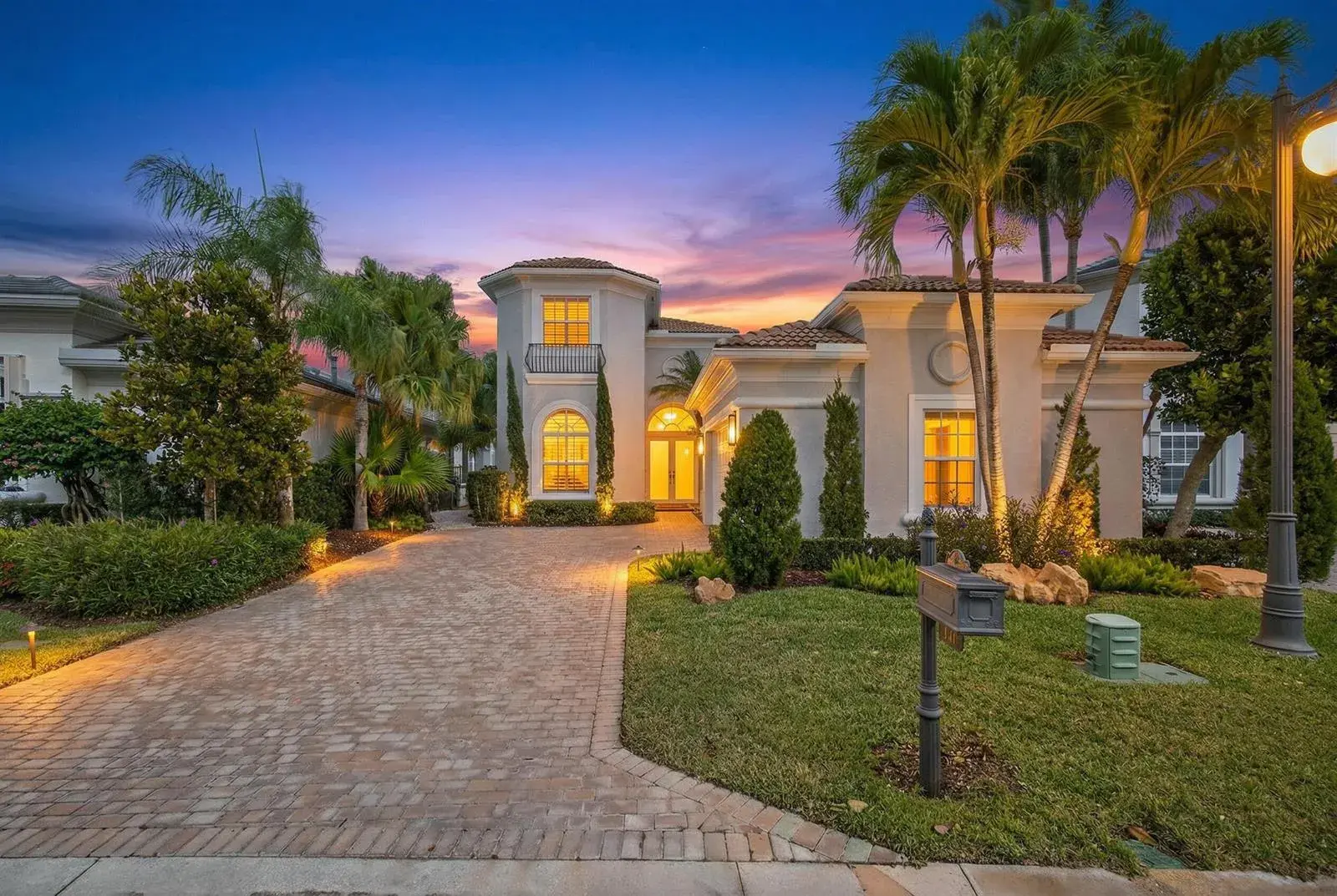 131 Porto Vecchio Way, Palm Beach Gardens FL 33418