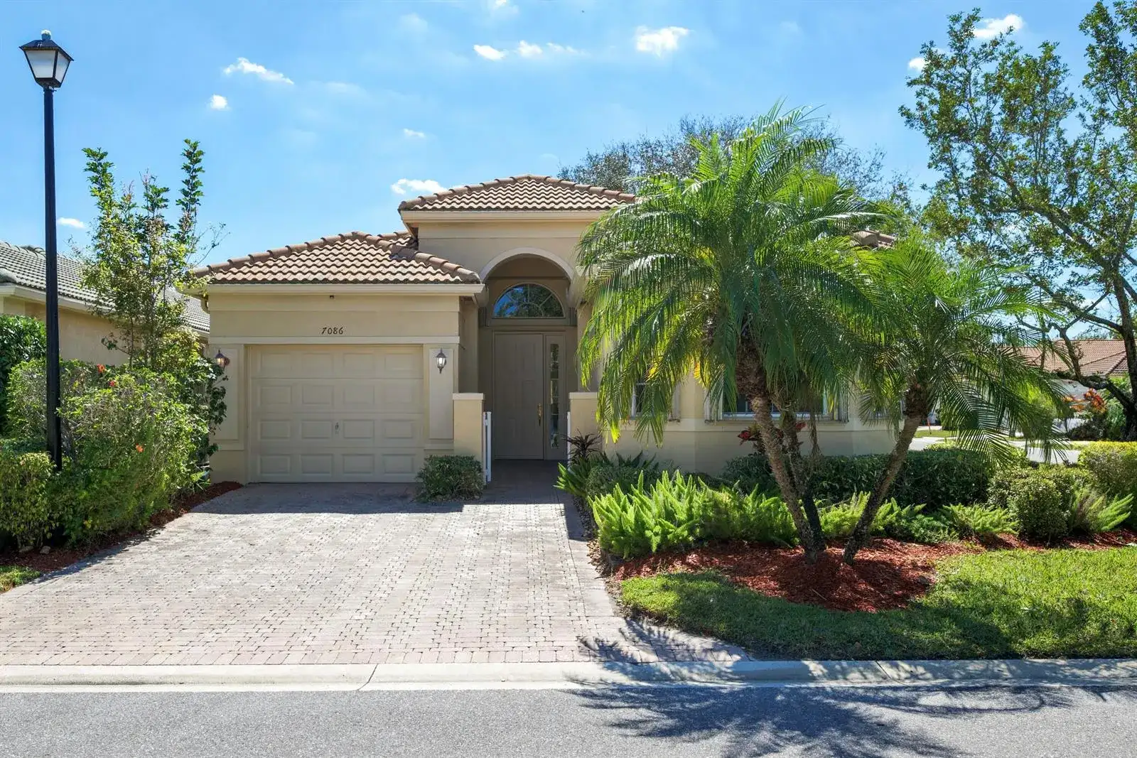 7086 Del Corso Lane, Delray Beach FL 33446 photo 4