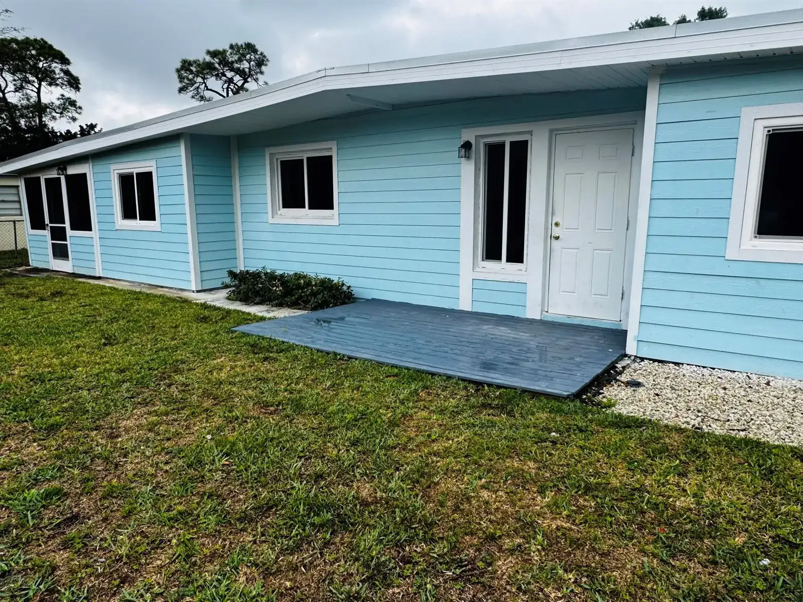 360 Barraclough Street, Fort Pierce FL 34982 photo 2