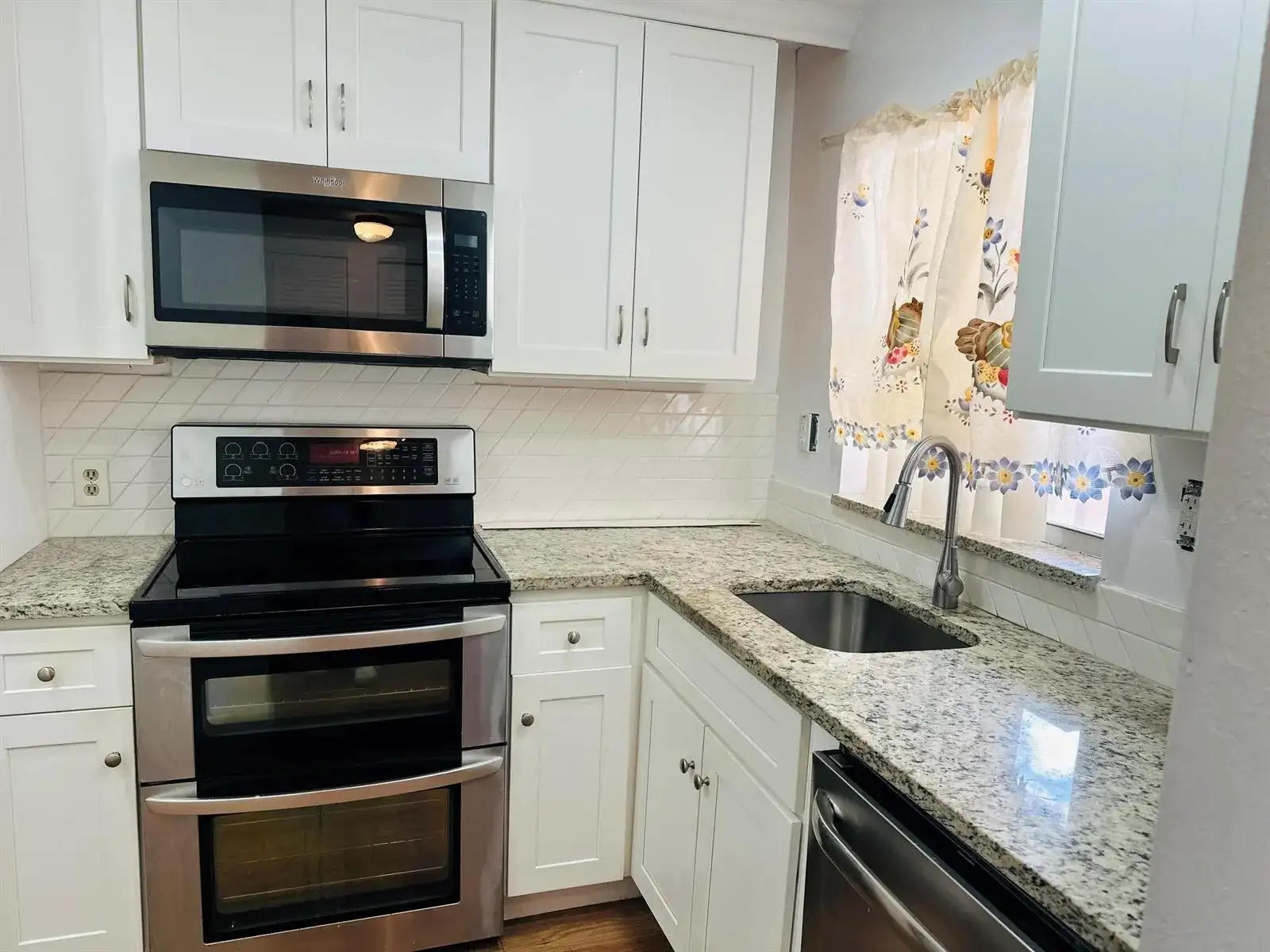 9900 Sunrise Lakes Boulevard # 201, Sunrise FL 33322 photo 4